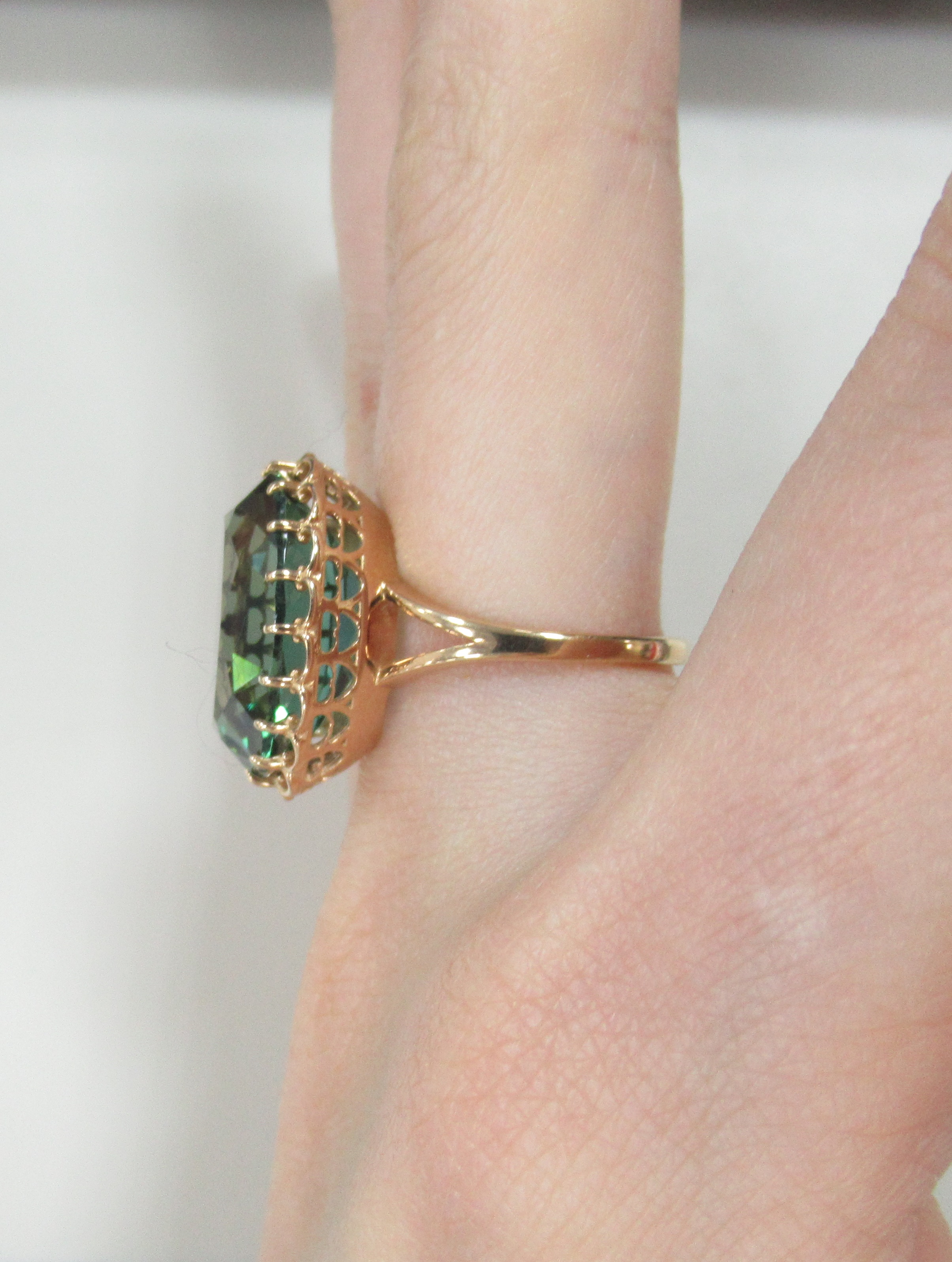 Серебряное кольцо с празиолитом